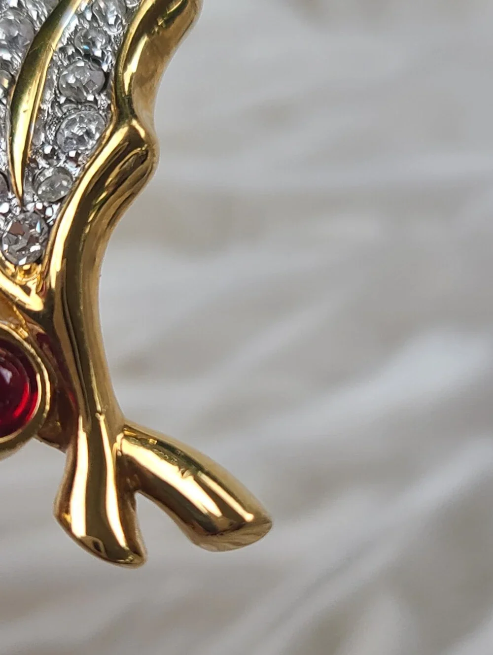 Swarovski Gold-Tone Holly Leaf Brooch W/ Red And Clear Crystals- Excellent Condi
